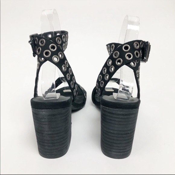 Coconuts by Matisse Demure Stacked Block Heel Sandal Grommets Black Size 6 - Picture 3 of 3